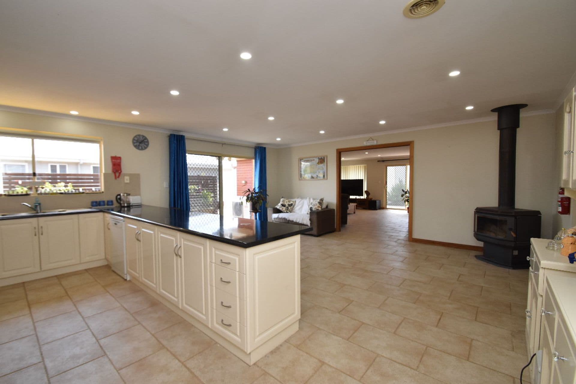 12 Flinders Avenue, Kingscote, SA, 5223, Kingscote - Thumbnail 3