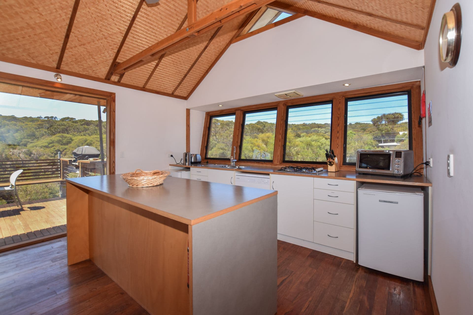 9 Flinders Road, Vivonne Bay, SA, 5223, Eltham - Thumbnail 2