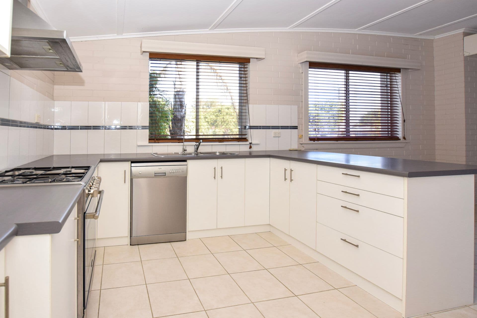 32 Kohinoor Road, Kingscote, SA, 5223, Kingscote - Thumbnail 3