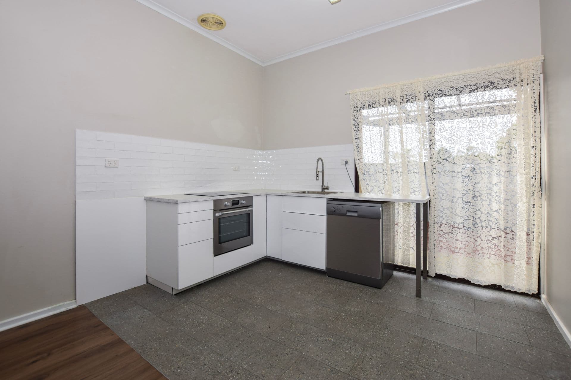 Unit 1/16 Centenary Avenue, Kingscote, SA, 5223, Kingscote - Thumbnail 2