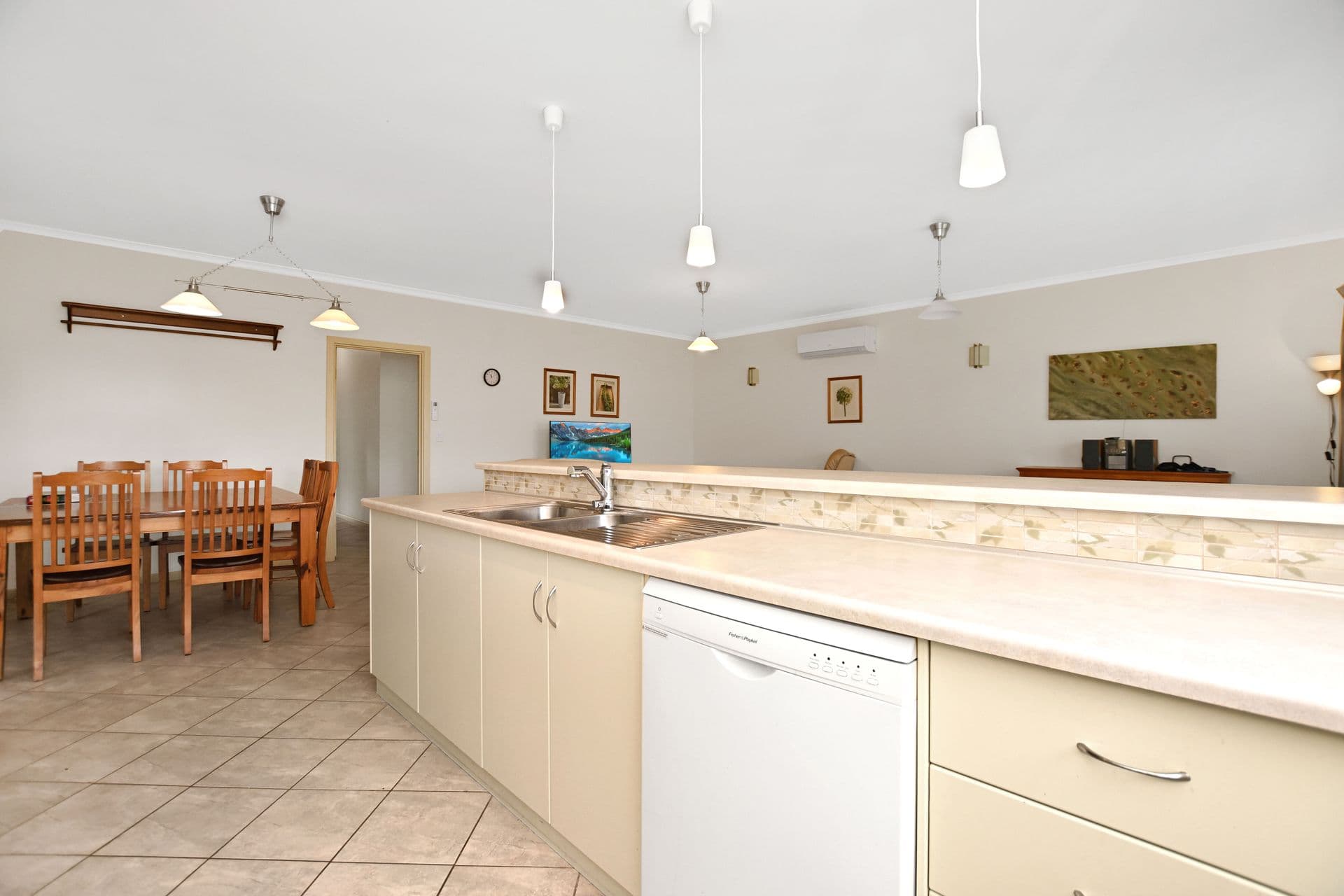 15 Brownlow Crescent, Kingscote, SA, 5223, Kingscote - Thumbnail 4