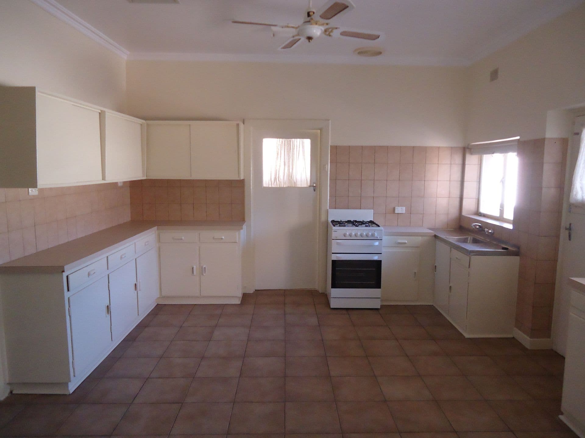 88 The Terrace, Port Pirie, SA, 5540, Port Pirie - Thumbnail 2