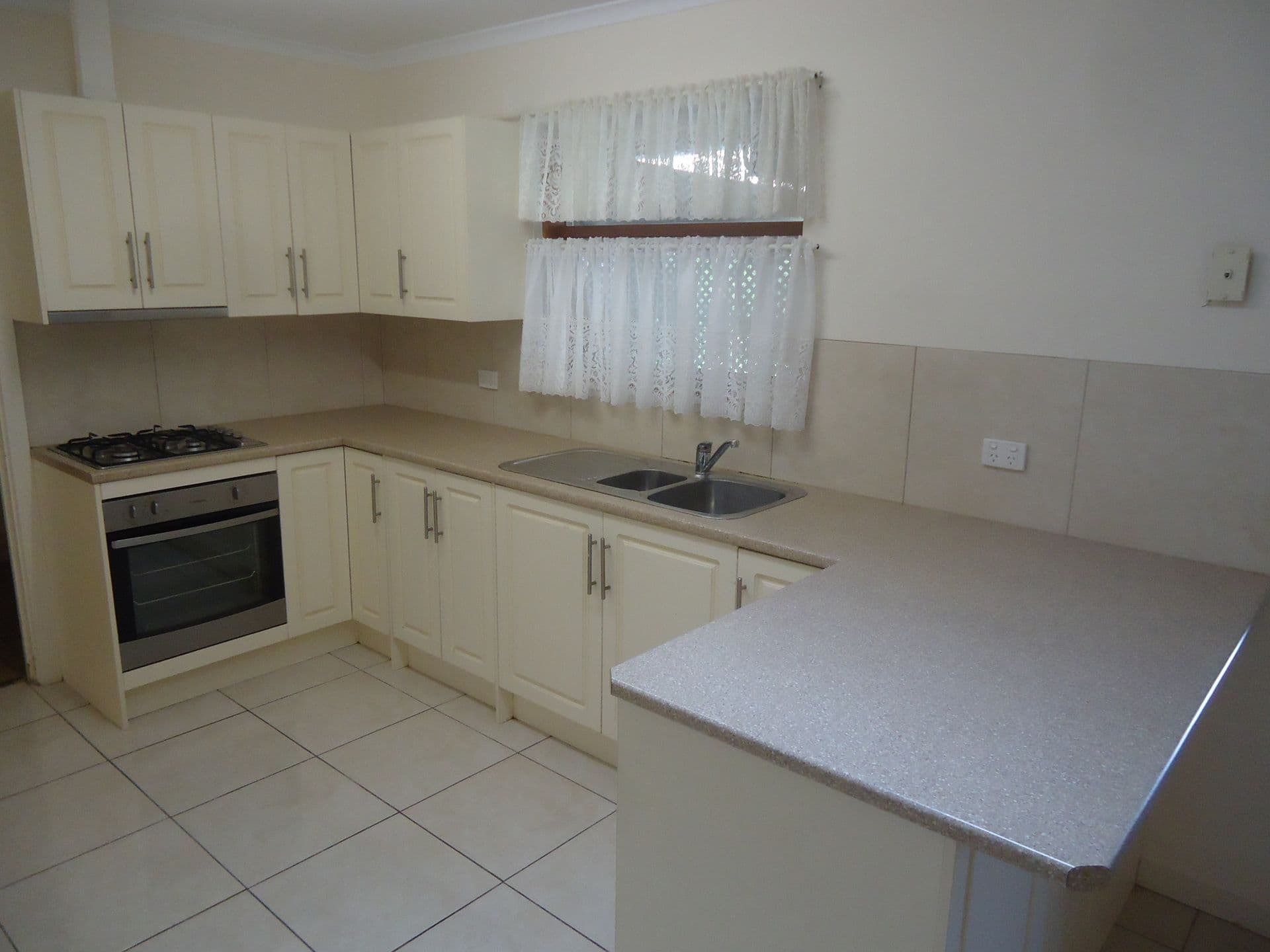 38 Barbara Crescent, Port Pirie, SA, 5540, Risdon Park South - Thumbnail 2