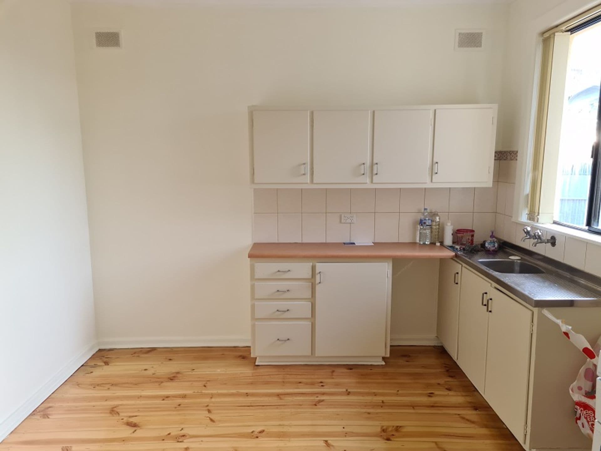 196 Balmoral Road, Port Pirie, SA, 5540, Risdon Park - Thumbnail 2