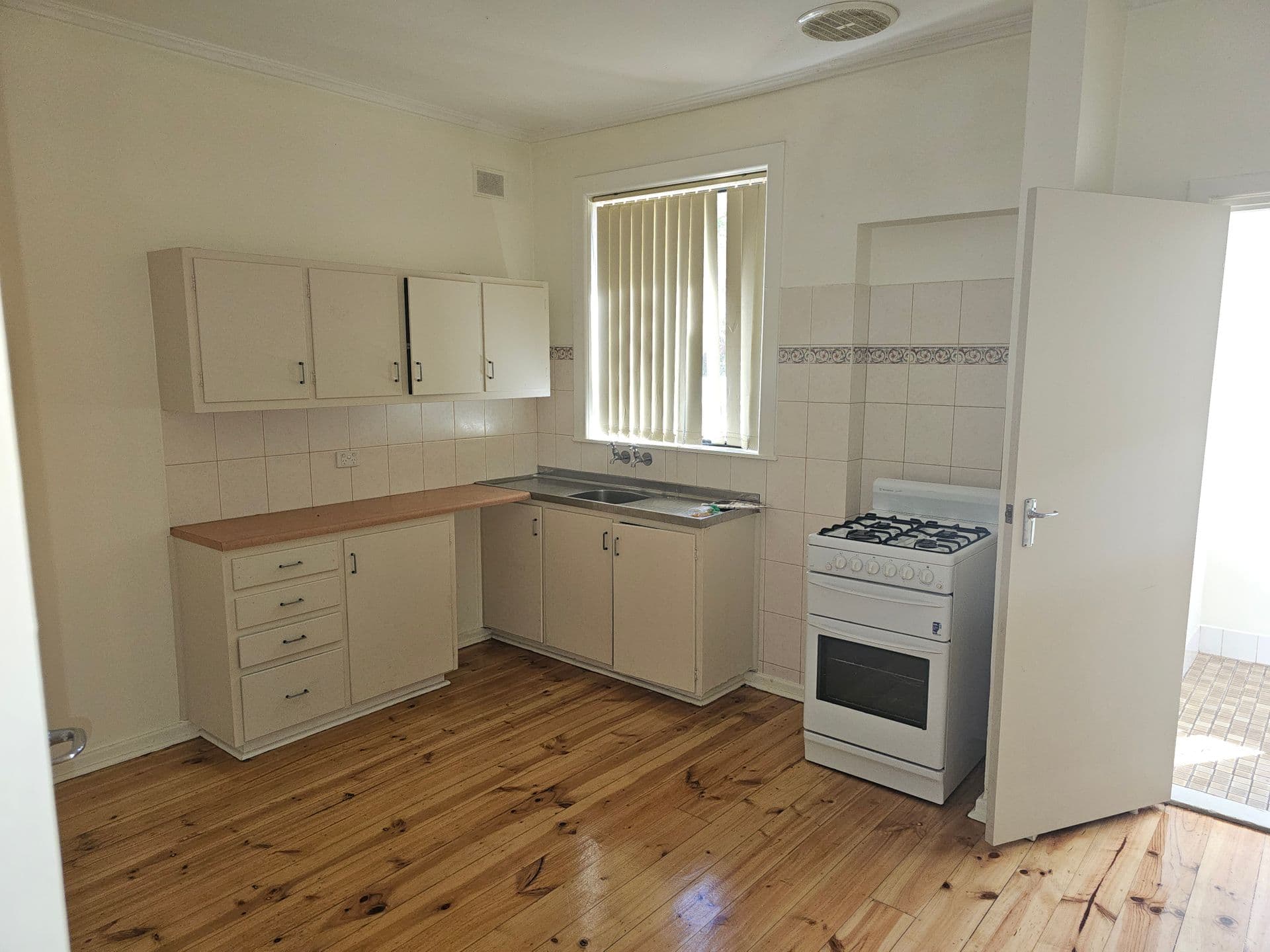 196 Balmoral Road, Port Pirie, SA, 5540, Risdon Park - Thumbnail 5
