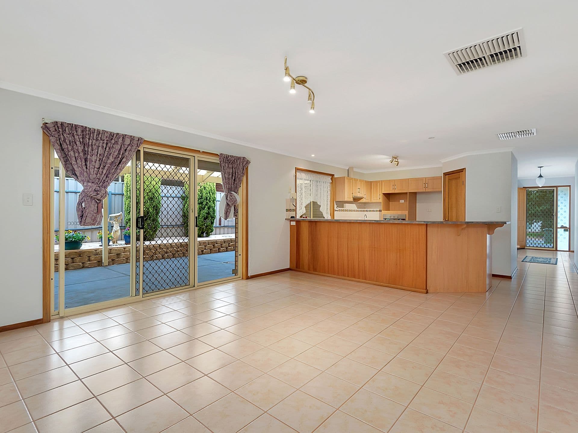 3 Beverley Court, Craigmore, SA, 5114, Craigmore - Thumbnail 4