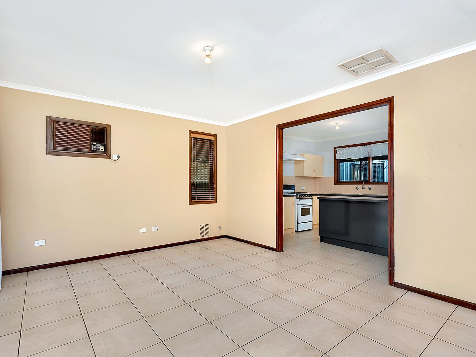 2/1568 Main North Road, Salisbury South, SA, 5106, Parafield Gardens - Thumbnail 3