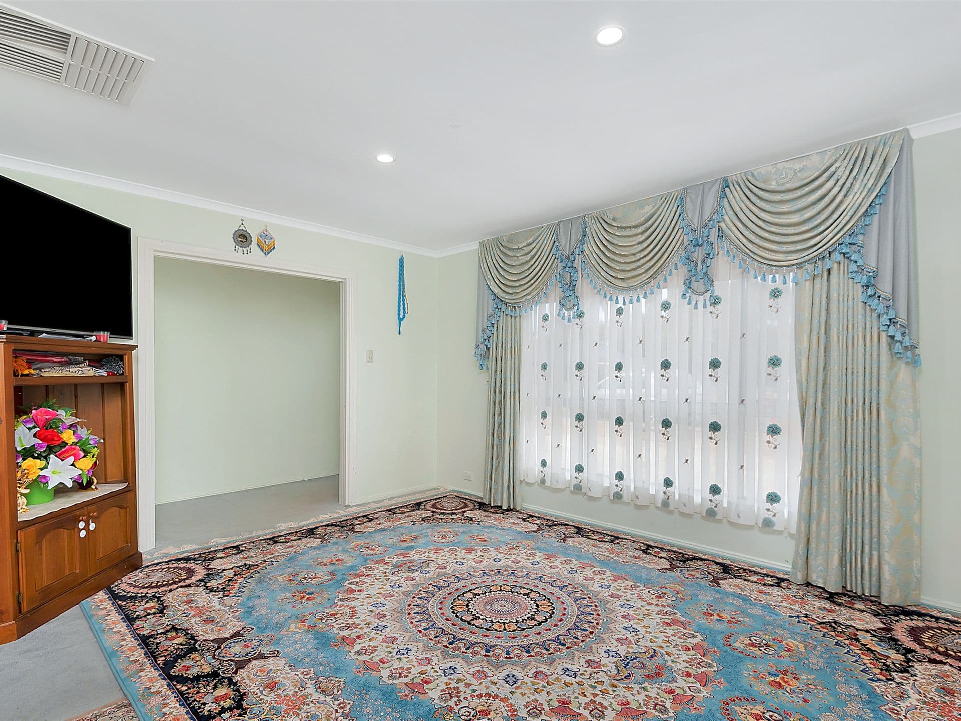 Unit 2, 27 Clunes Road, CRESWICK VIC 3363, Parafield Gardens - Thumbnail 2