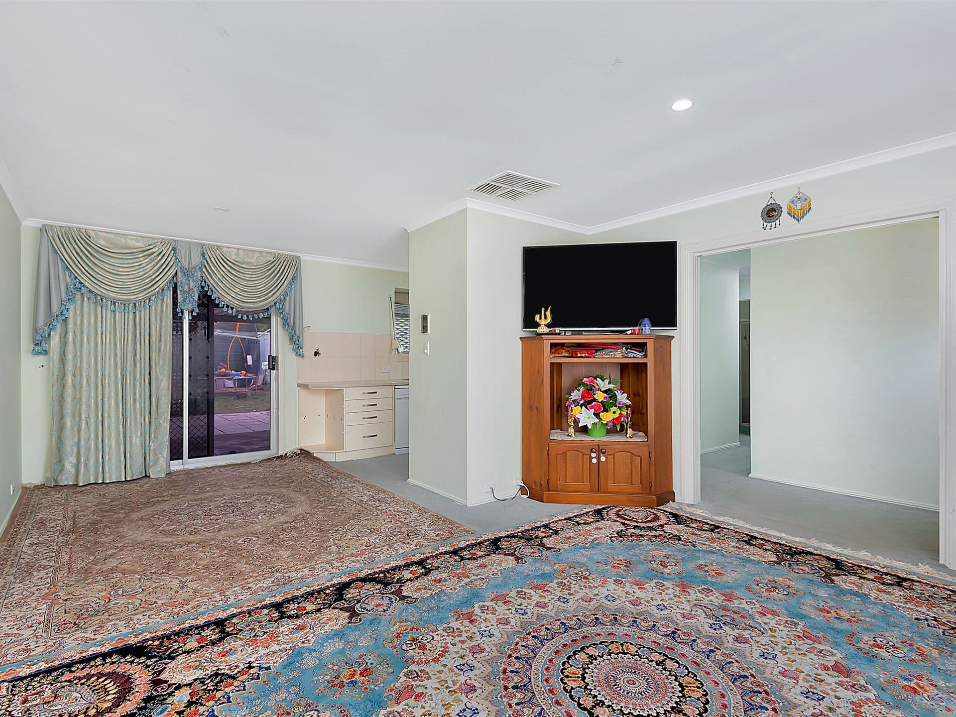 Unit 2, 27 Clunes Road, CRESWICK VIC 3363, Parafield Gardens - Thumbnail 3