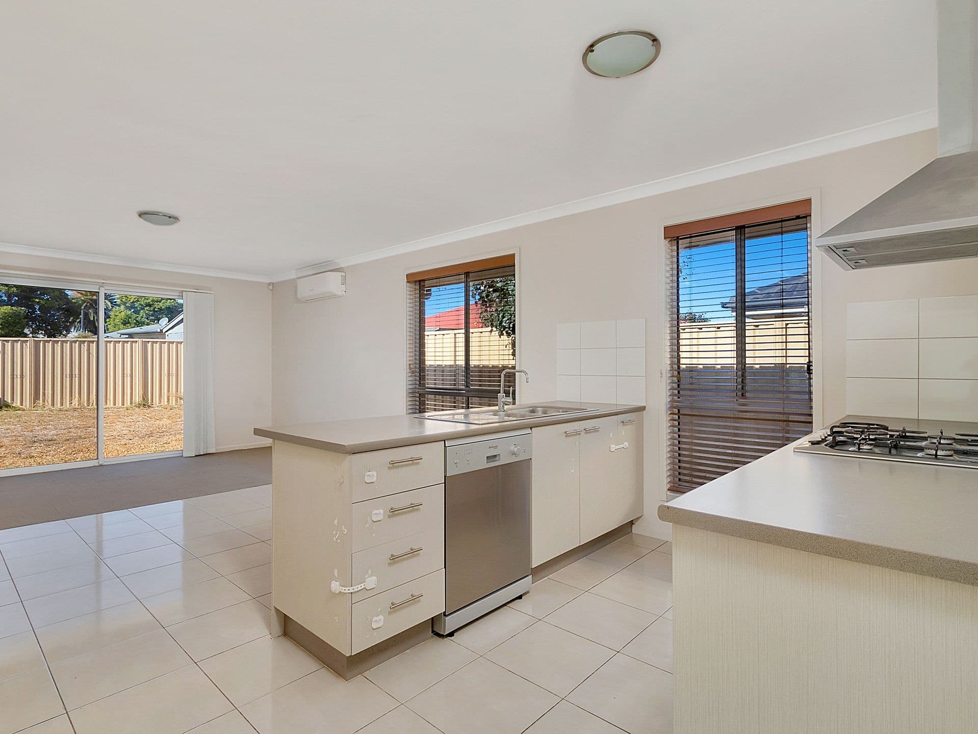 29 Roberts Crescent, Smithfield Plains, SA, 5114, Smithfield Plains - Thumbnail 4