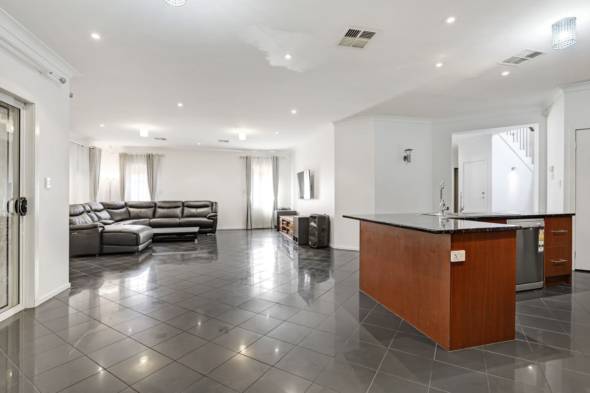 10 Mapleton Circuit, Mawson Lakes, SA, 5095, Mawson Lakes - Thumbnail 3
