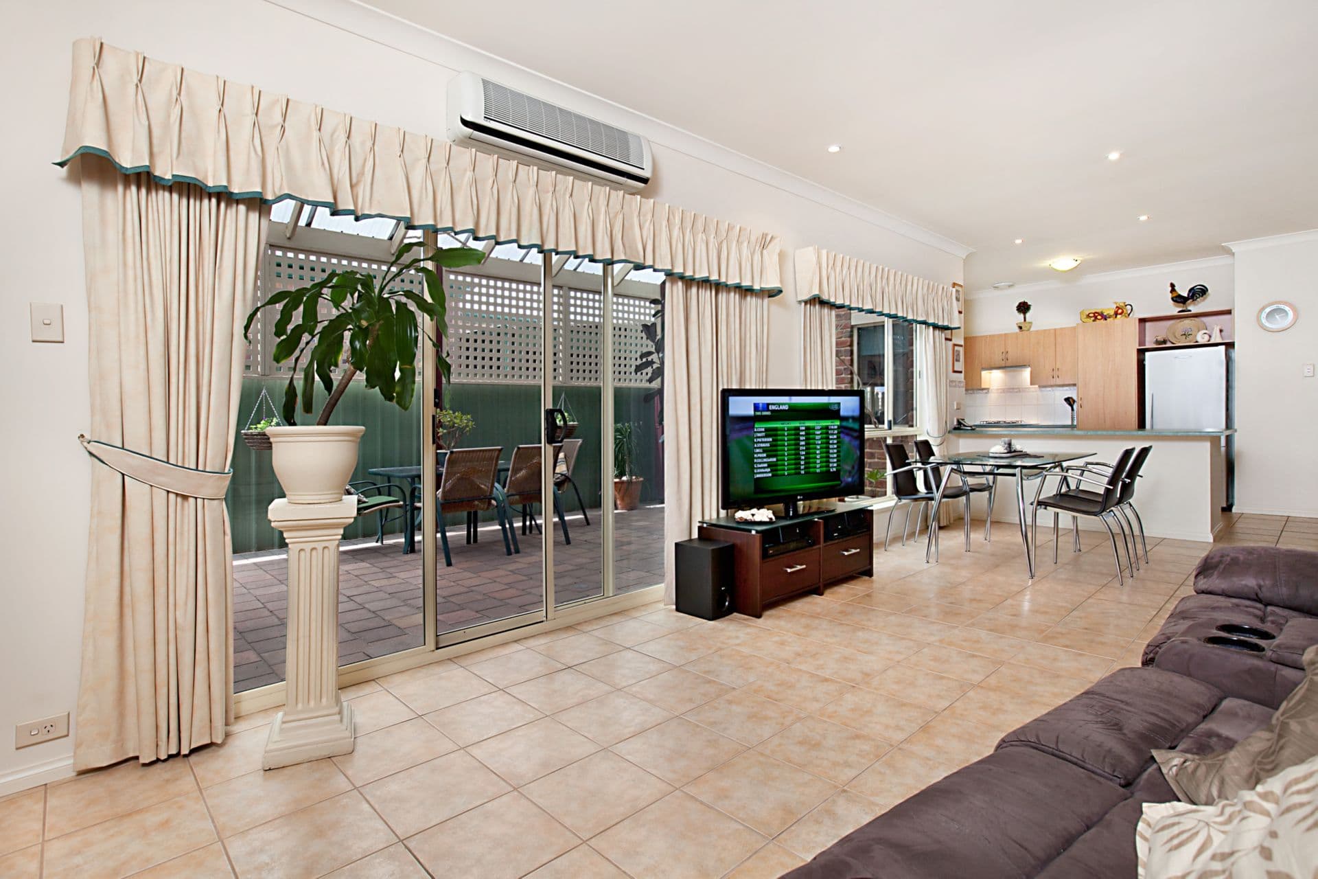 13 Parkdale Crescent, Mawson Lakes, SA, 5095, Mawson Lakes - Thumbnail 4