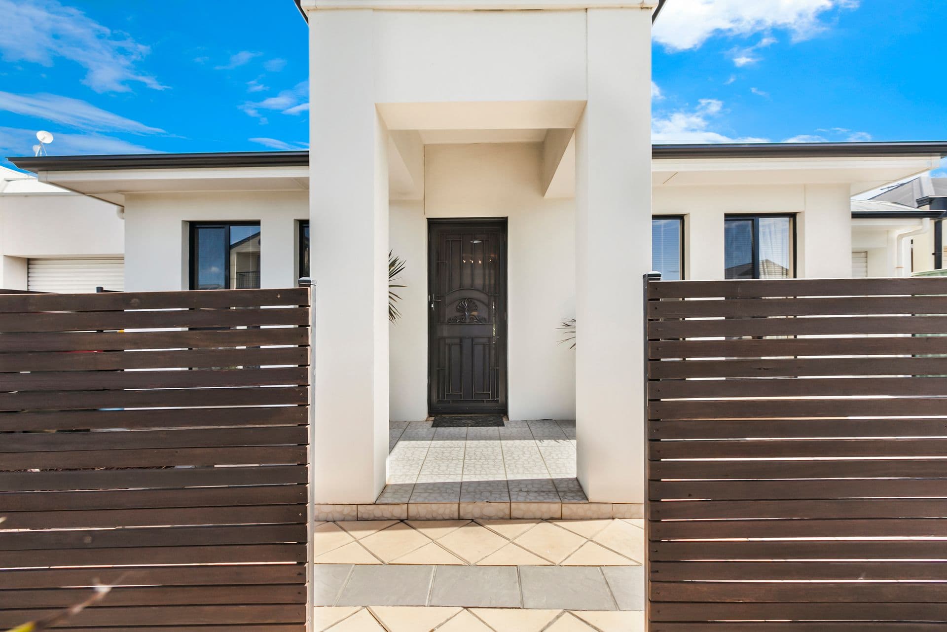 13 Heard Avenue, Mawson Lakes, SA, 5095, Mawson Lakes - Thumbnail 2
