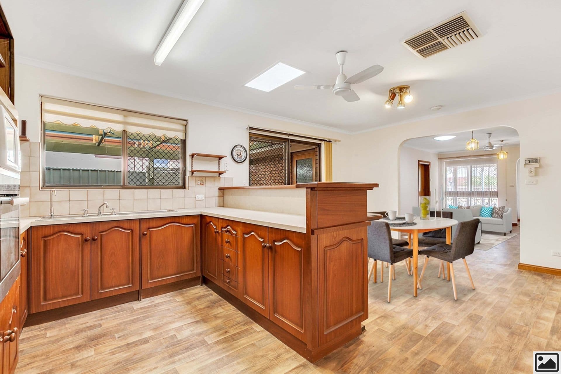 36a Royal Avenue, Pooraka, SA, 5095, Pooraka - Thumbnail 2
