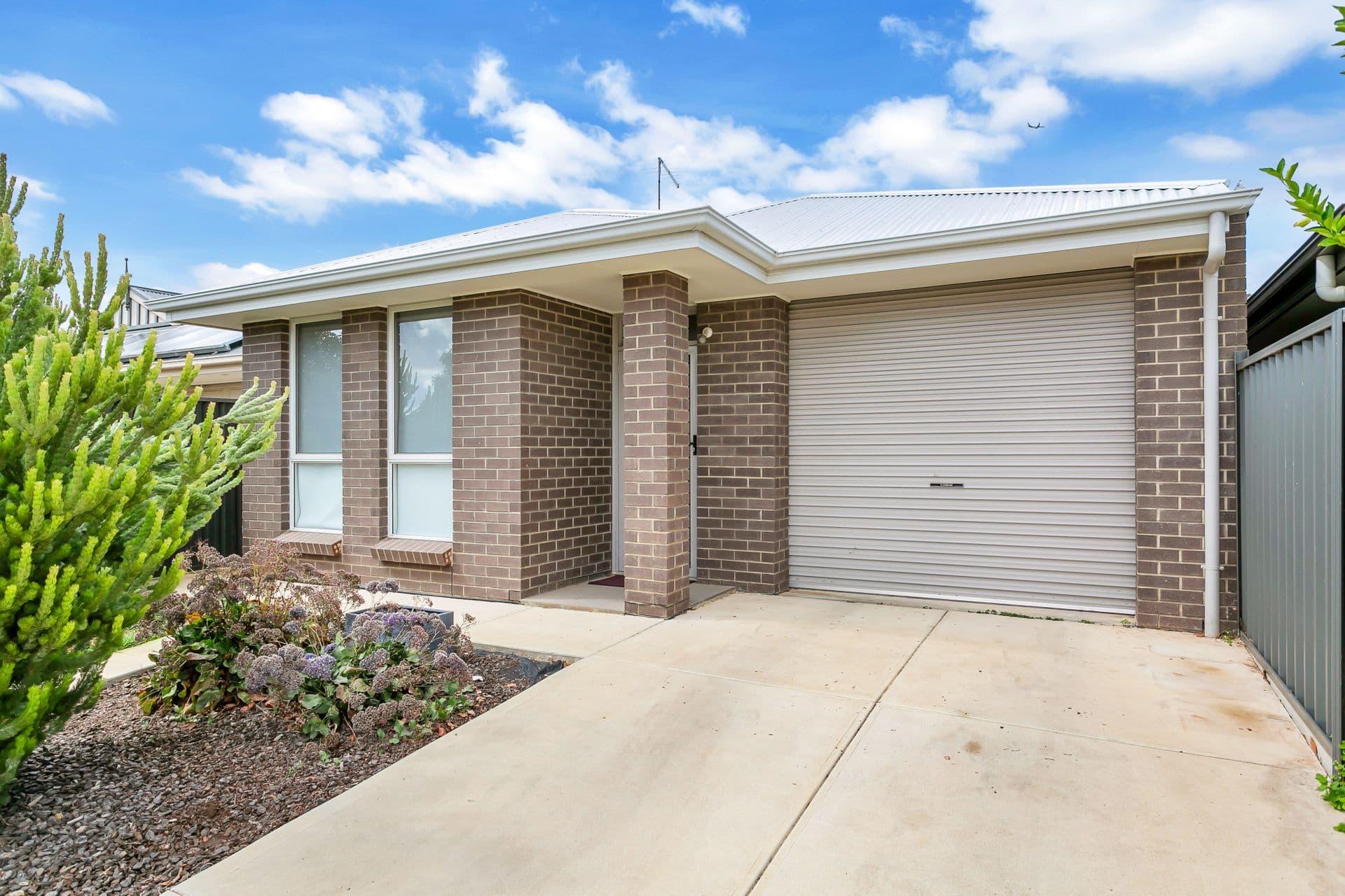 15 Rutherglen Avenue, Valley View, SA, 5093, Valley View - Thumbnail 2