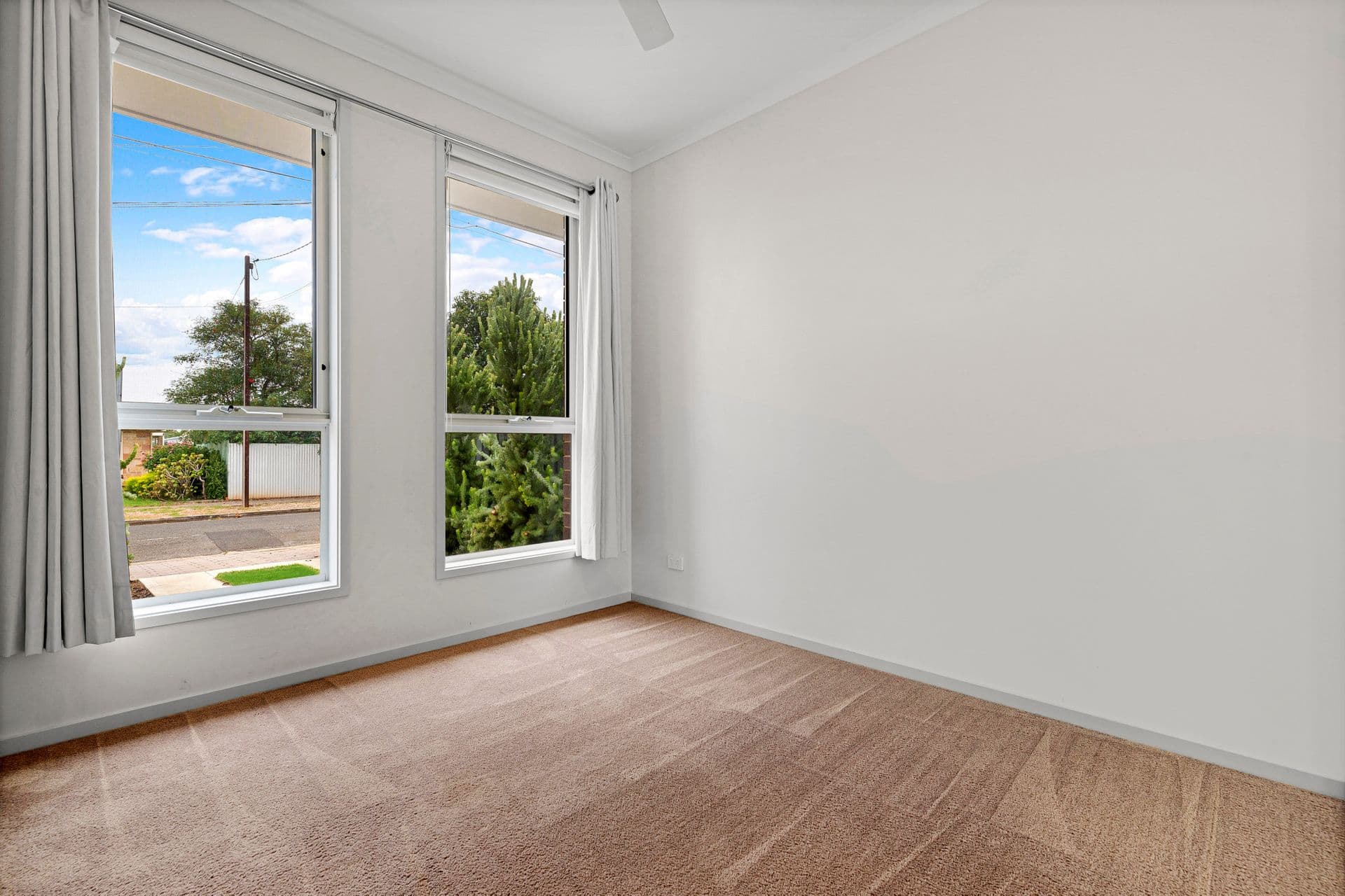 15 Rutherglen Avenue, Valley View, SA, 5093, Valley View - Thumbnail 5