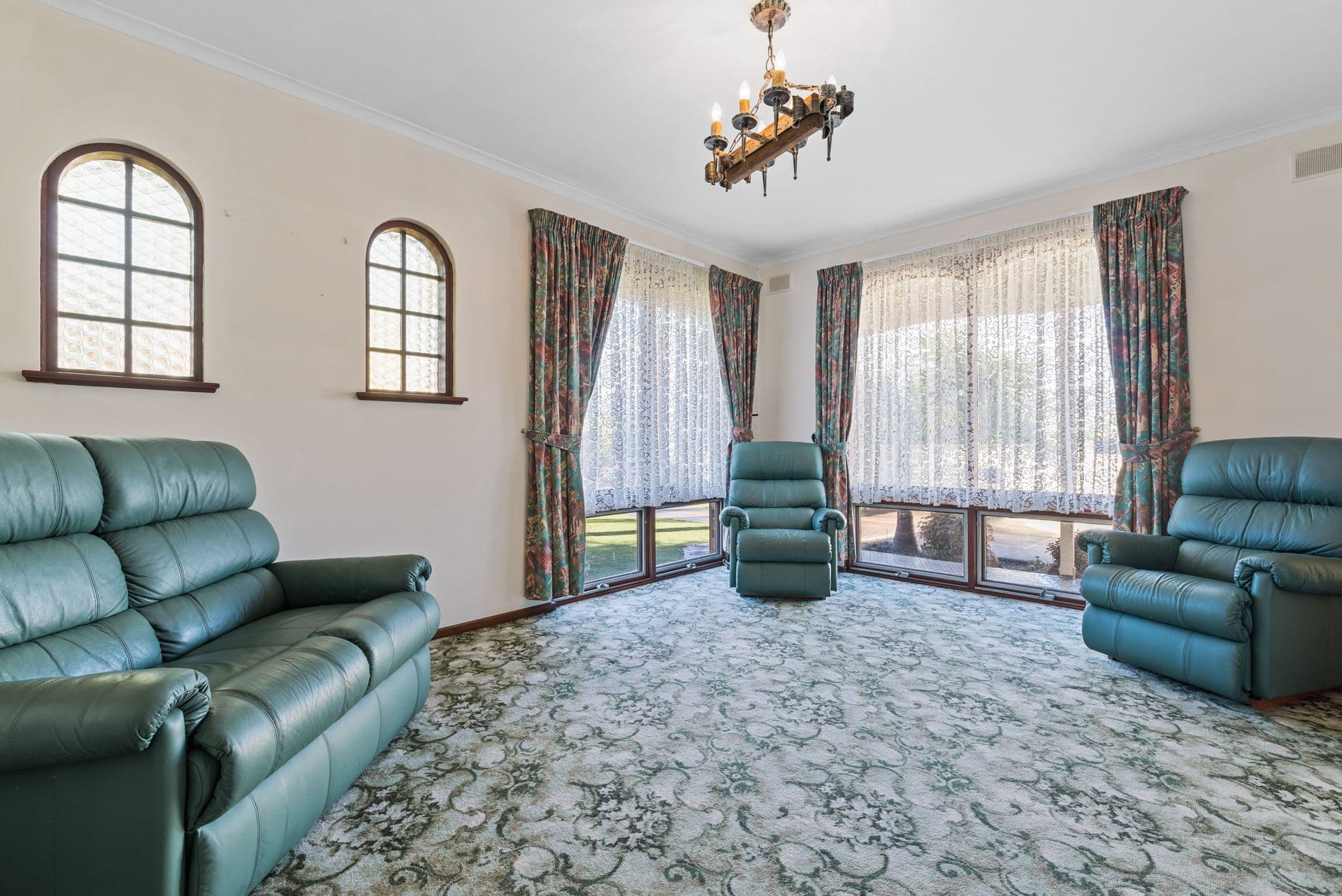 4 Saratoga Avenue, Redwood Park, SA, 5097, Redwood Park - Thumbnail 2