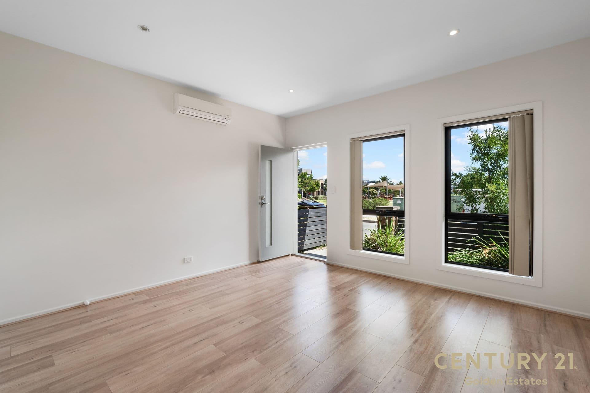 42 Cascades Drive, Mawson Lakes, SA, 5095, Mawson Lakes - Thumbnail 2