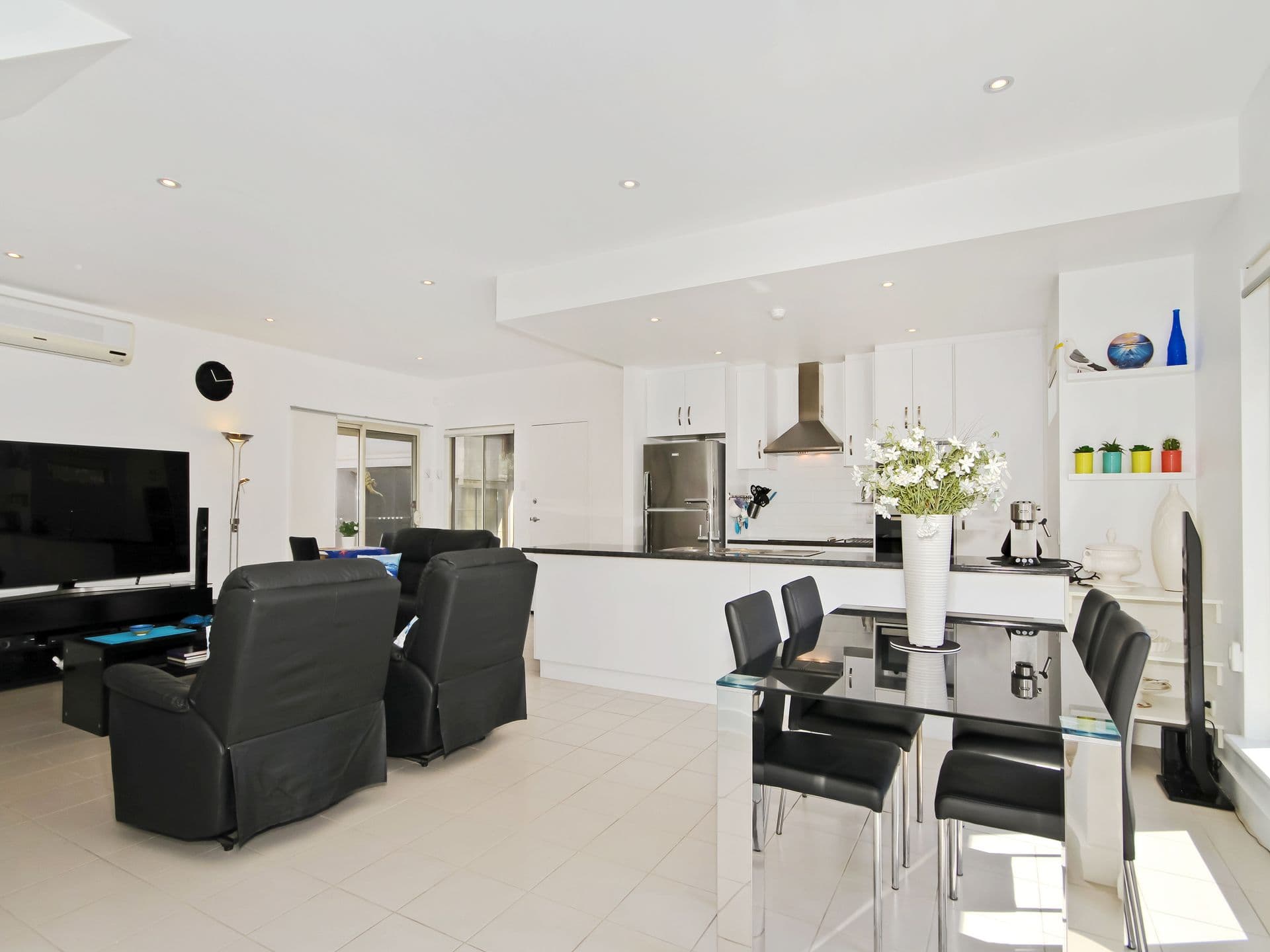 2 Whinnerah Avenue, Aldinga Beach, SA, 5173, Aldinga Beach - Thumbnail 5
