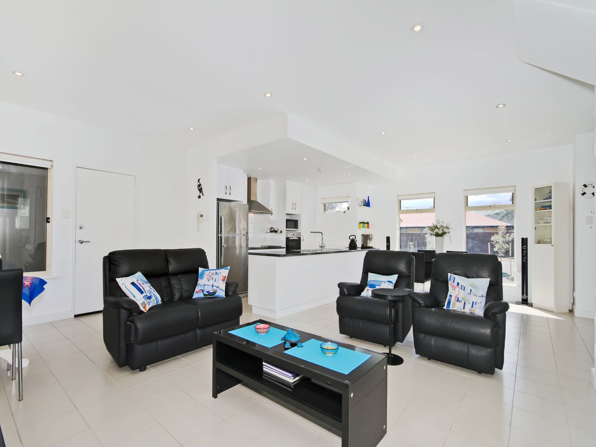 2 Whinnerah Avenue, Aldinga Beach, SA, 5173, Aldinga Beach - Thumbnail 4