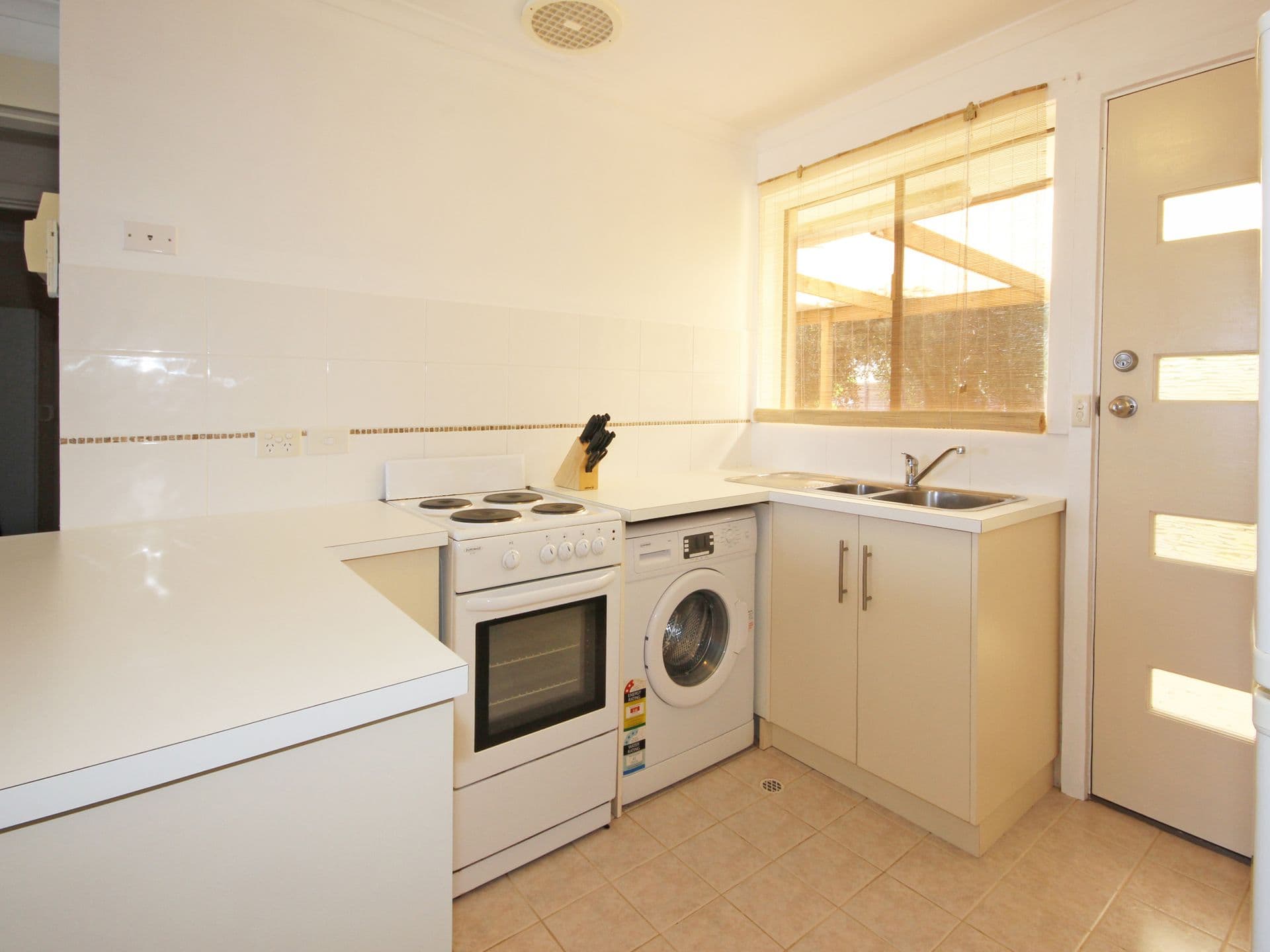 1/9 Quinliven Road, Port Willunga, SA, 5173, Port Willunga - Thumbnail 6