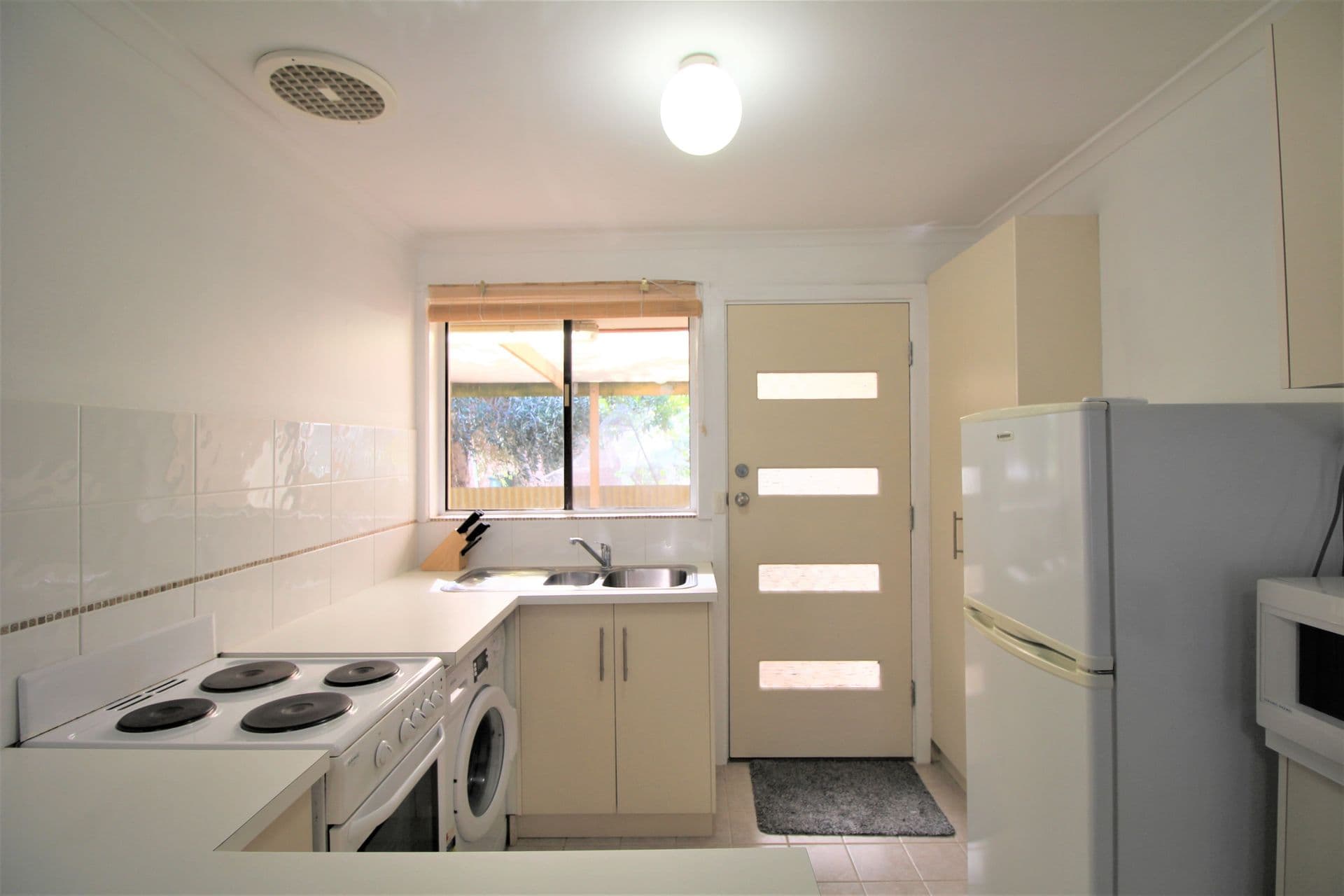 1/9 Quinliven Road, Port Willunga, SA, 5173, Port Willunga - Thumbnail 5