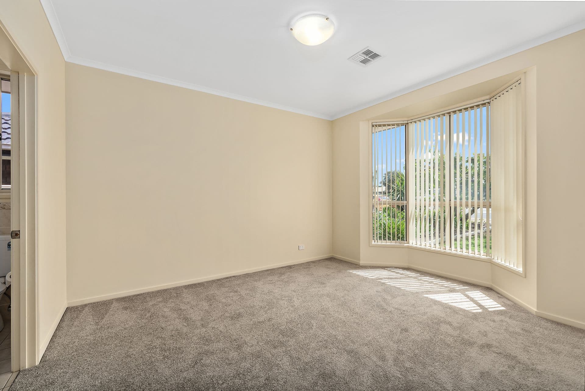 94 Quinliven Road, Aldinga Beach, SA, 5173, Aldinga Beach - Thumbnail 2