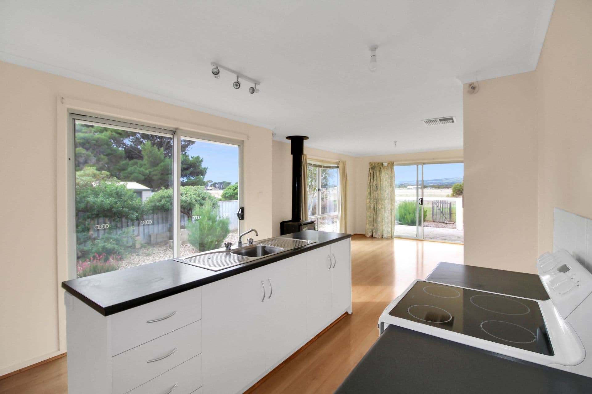 9 Ningana Road, Aldinga Beach, SA, 5173, Aldinga Beach - Thumbnail 4