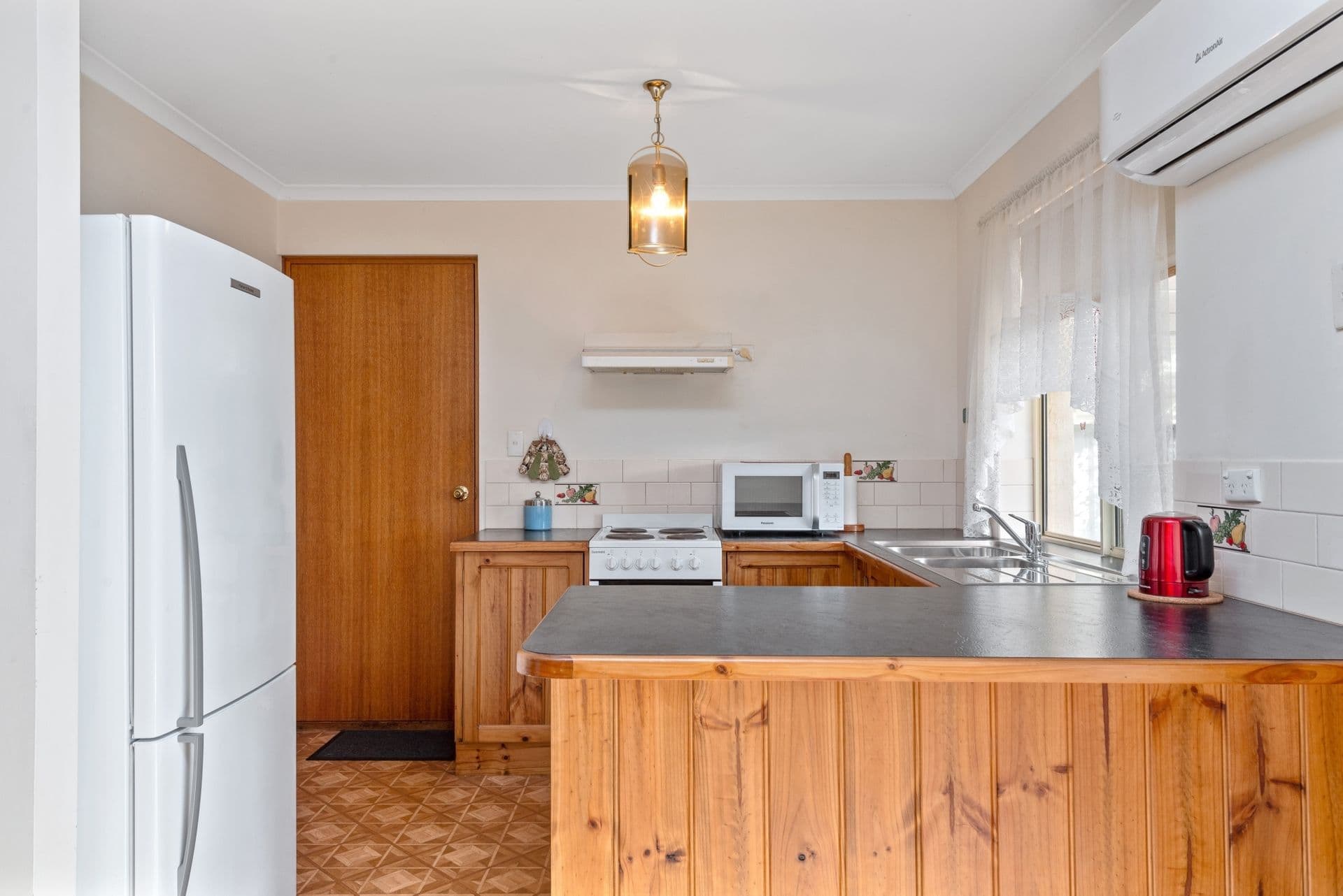 2/1 Heathersay Avenue, Aldinga Beach, SA, 5173, Aldinga Beach - Thumbnail 5