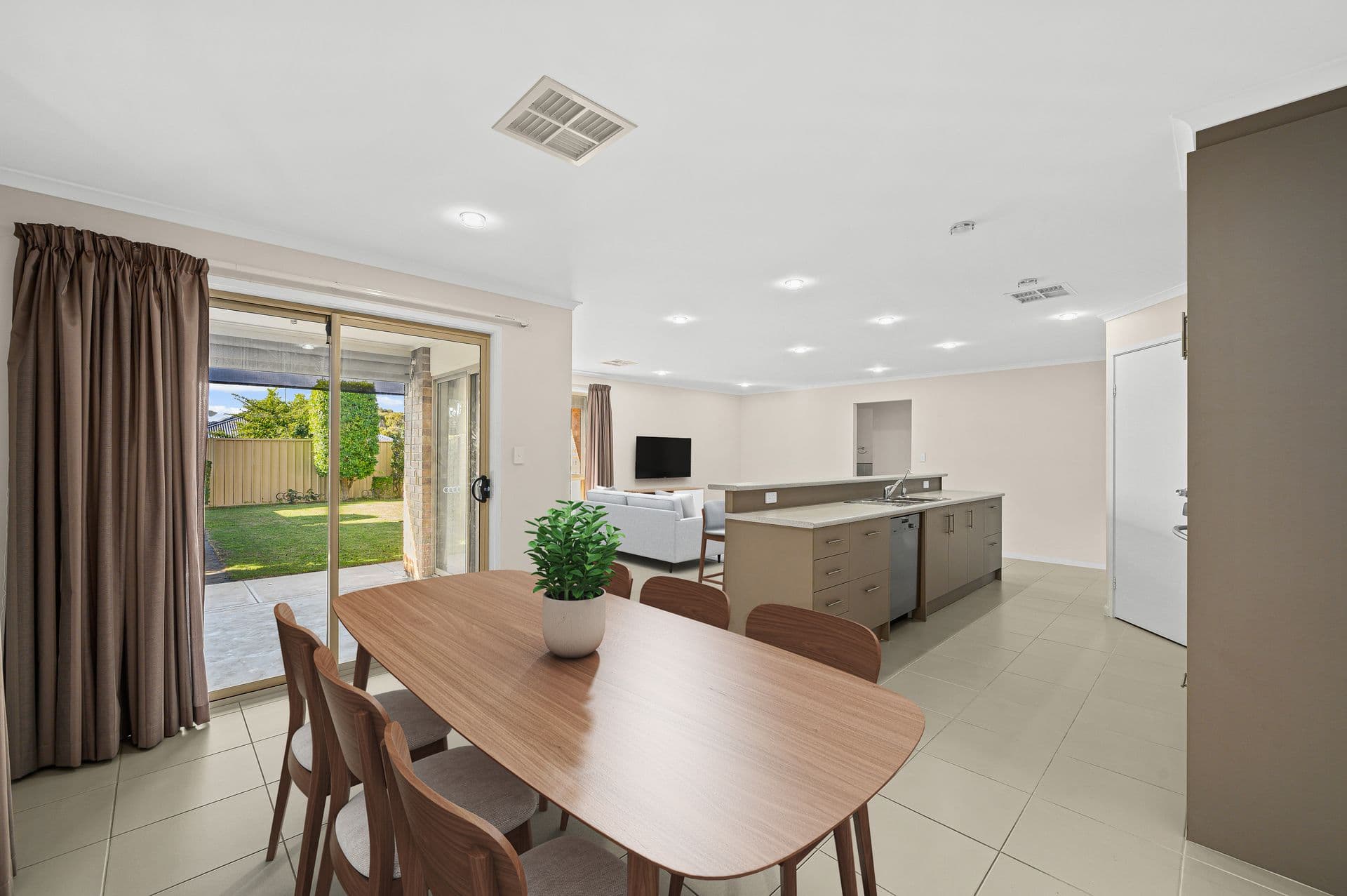 15 Seagull Street, Aldinga Beach, SA, 5173, Aldinga Beach - Thumbnail 7