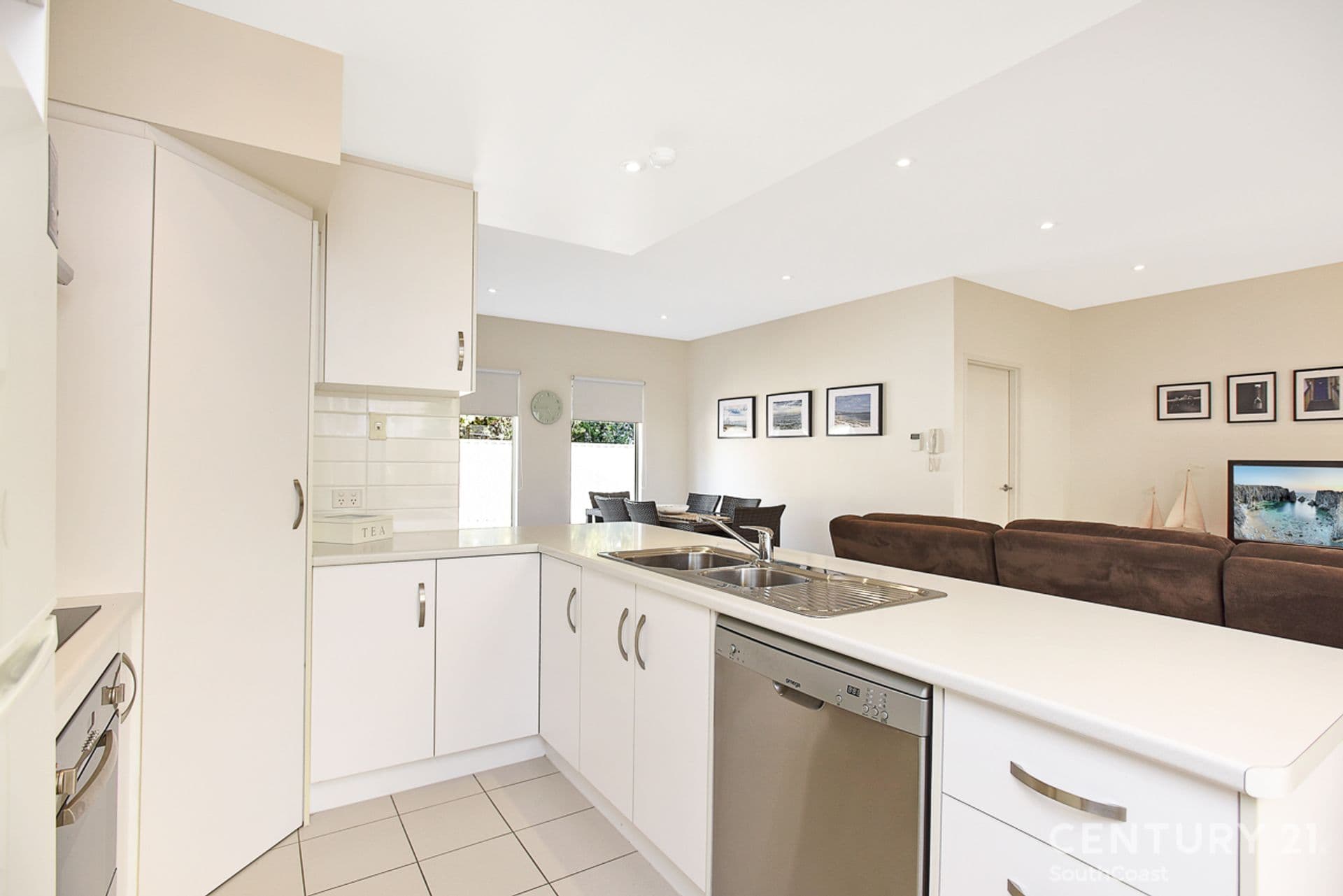 2/2 Whinnerah Avenue, Aldinga Beach, SA, 5173, Aldinga Beach - Thumbnail 4