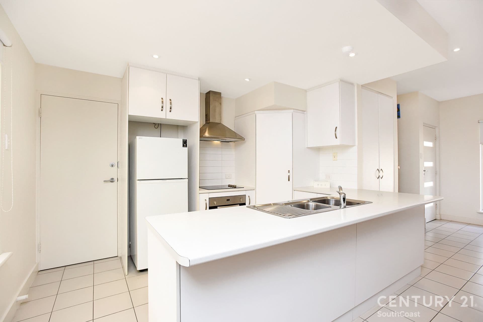 2/2 Whinnerah Avenue, Aldinga Beach, SA, 5173, Aldinga Beach - Thumbnail 2