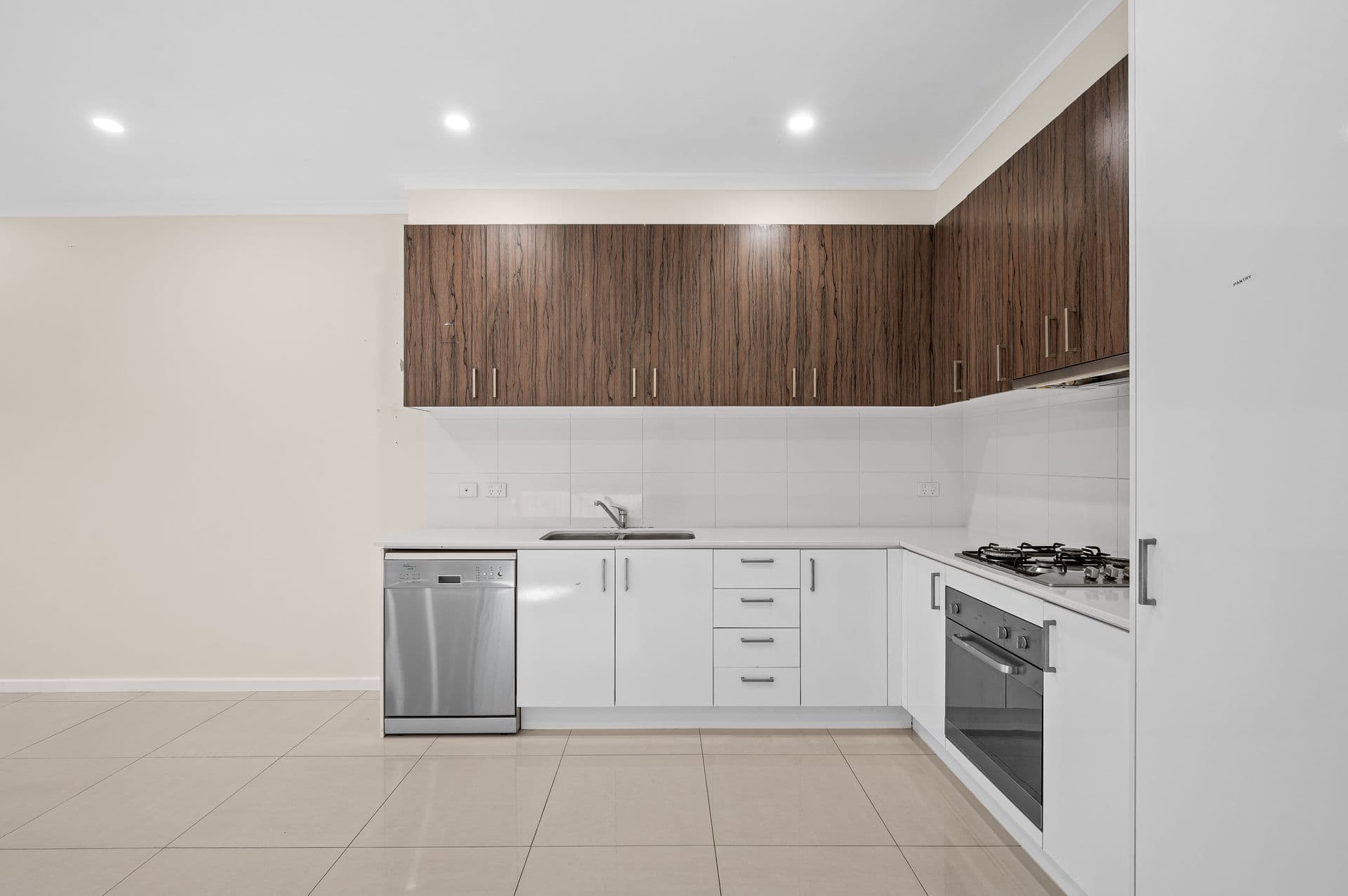 1/8 Kitto Crescent, Aldinga Beach, SA, 5173, Aldinga Beach - Thumbnail 3