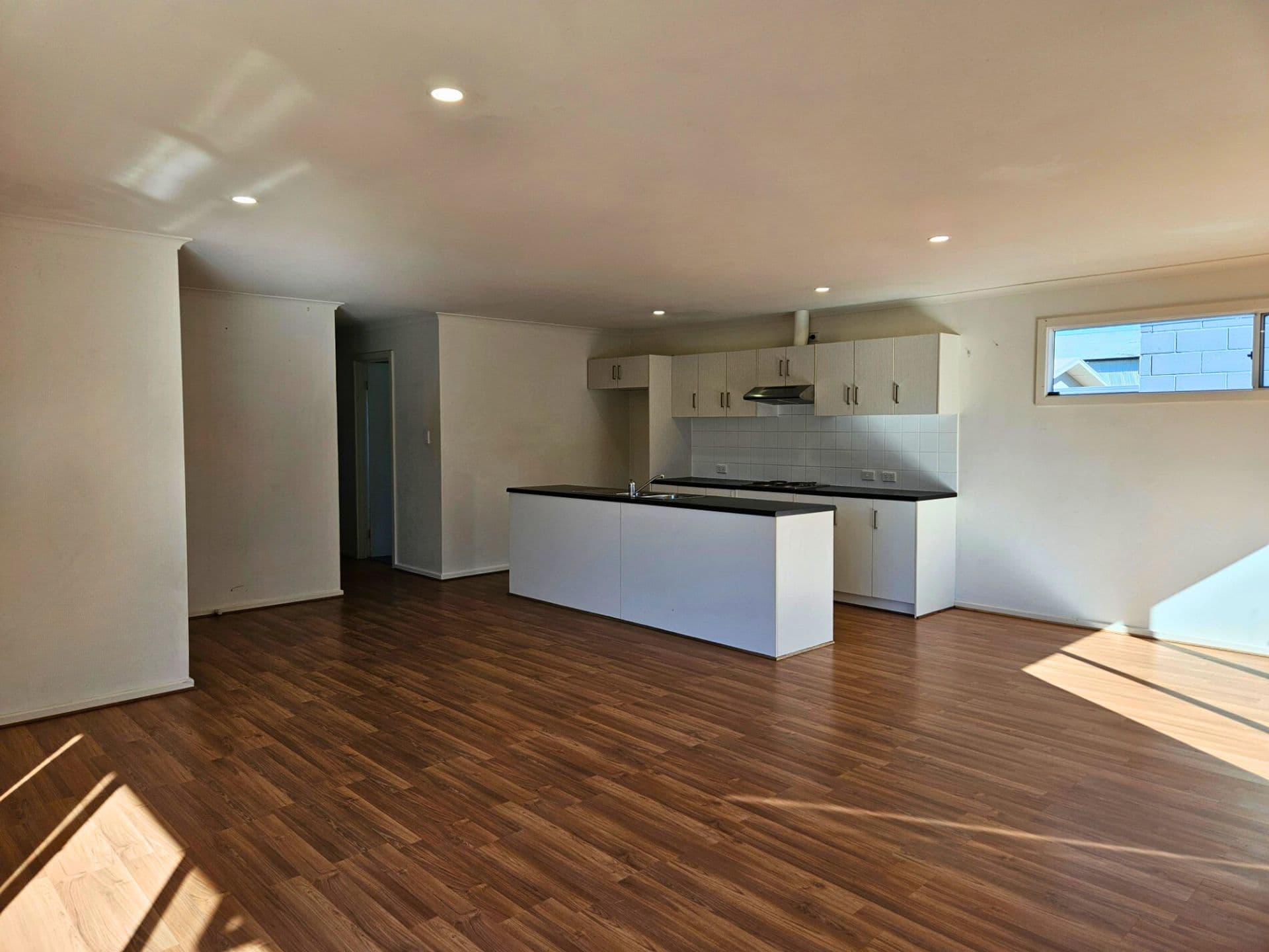 82 Whinnerah Avenue, Aldinga Beach, SA, 5173, Aldinga Beach - Thumbnail 3