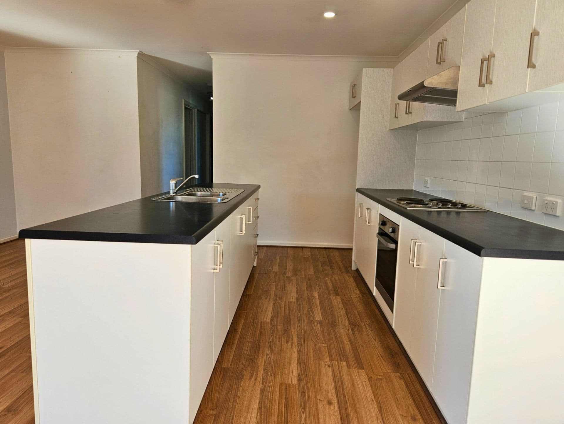 82 Whinnerah Avenue, Aldinga Beach, SA, 5173, Aldinga Beach - Thumbnail 4