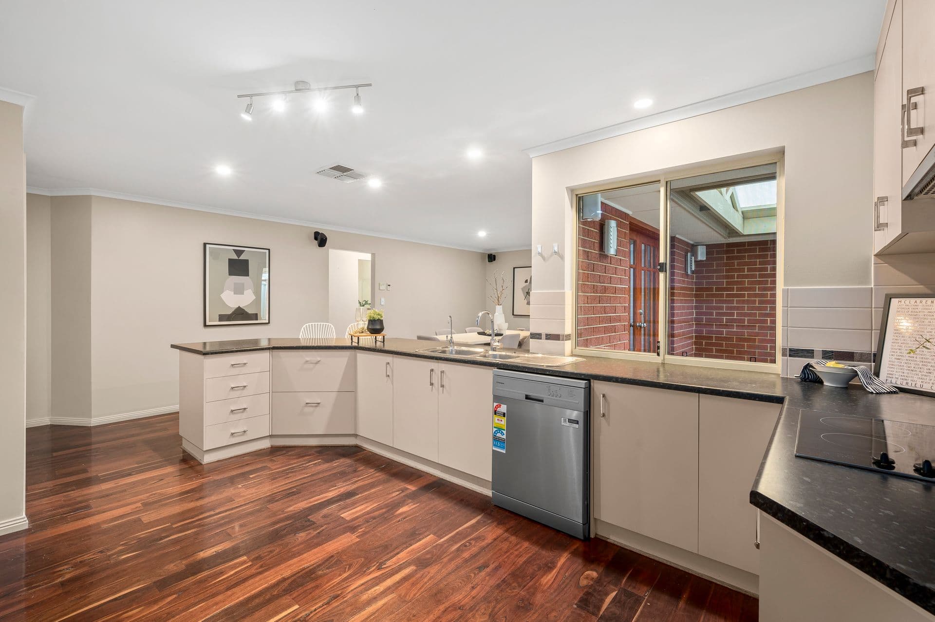 8 Aquamarine Avenue, Aldinga Beach, SA, 5173, Aldinga Beach - Thumbnail 6