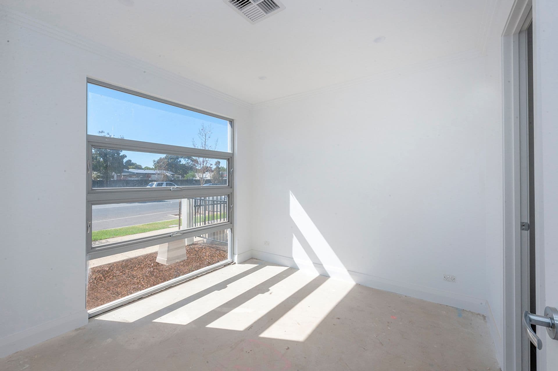215 East Parkway, Lightsview, SA, 5085, Lightsview - Thumbnail 2