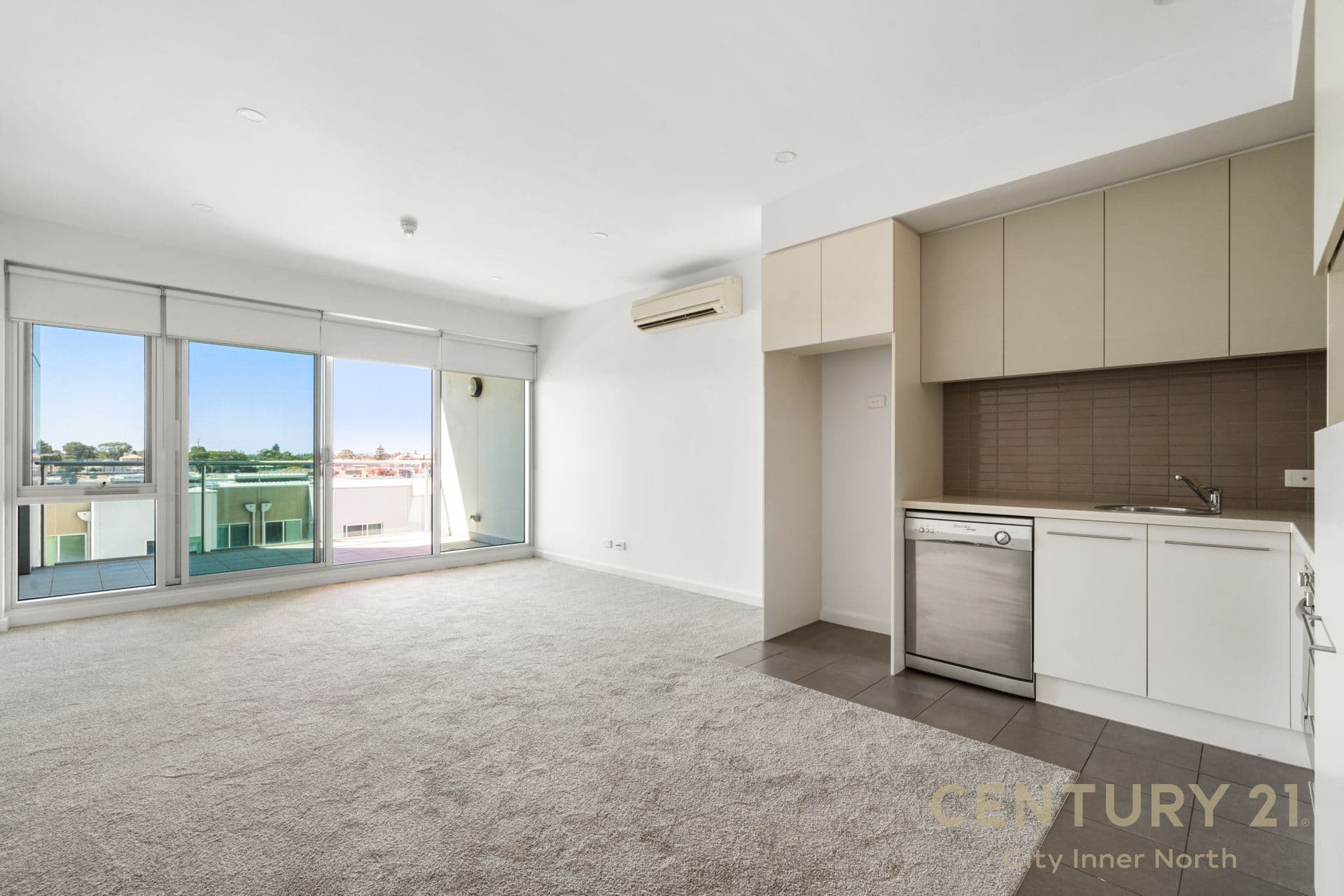 305/2-6 Pilla Avenue, New Port - Thumbnail 4
