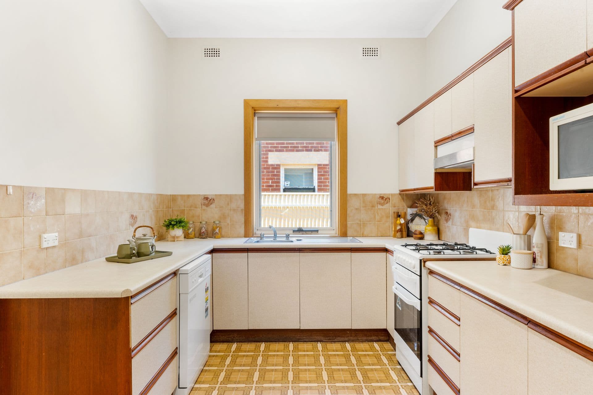 15 Surrey Street, Grange, SA, 5022, Grange - Thumbnail 8