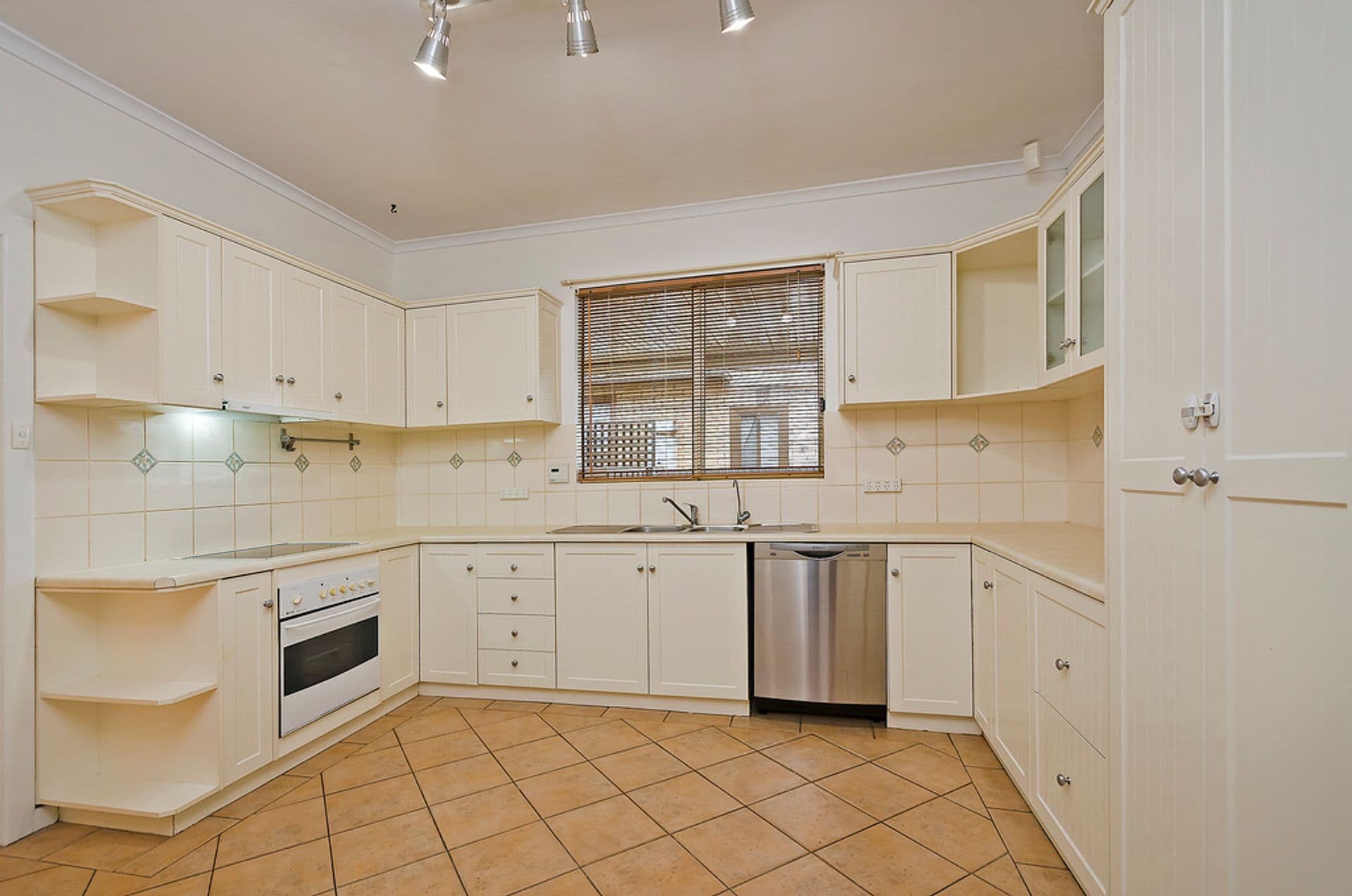 8 Emu Street, Semaphore, SA, 5019, Semaphore - Thumbnail 4