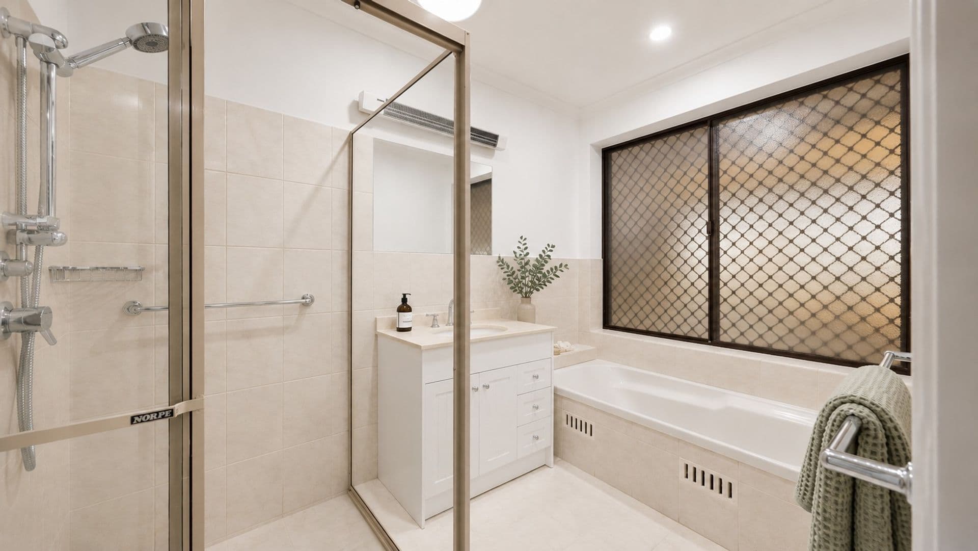 242 Robin Road, Semaphore, SA, 5019, Semaphore - Thumbnail 6