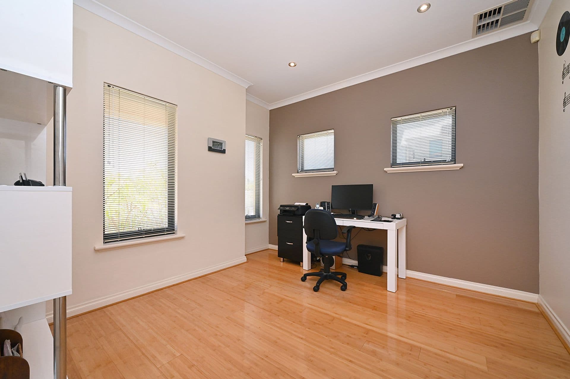11 Portrush Way, Mindarie, WA, 6030, Mindarie - Thumbnail 4