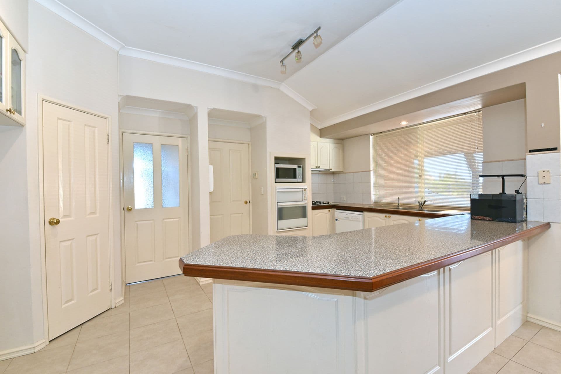 5 Selby Court, Mindarie, WA, 6030, Mindarie - Thumbnail 8