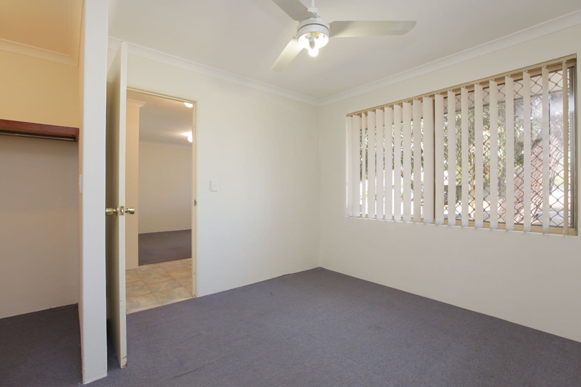 18 Serpentine Gardens, Clarkson, WA, 6030, Clarkson - Thumbnail 6