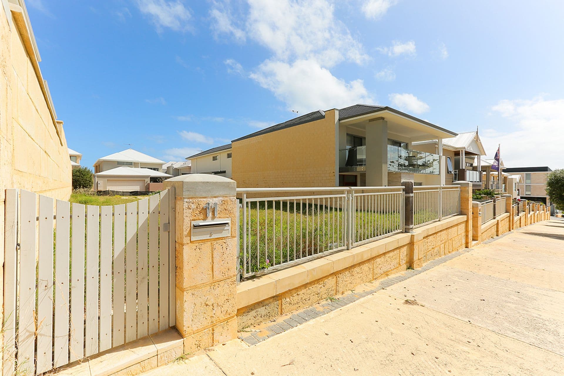 11 Salford Promenade, Mindarie, WA, 6030, Mindarie - Thumbnail 2