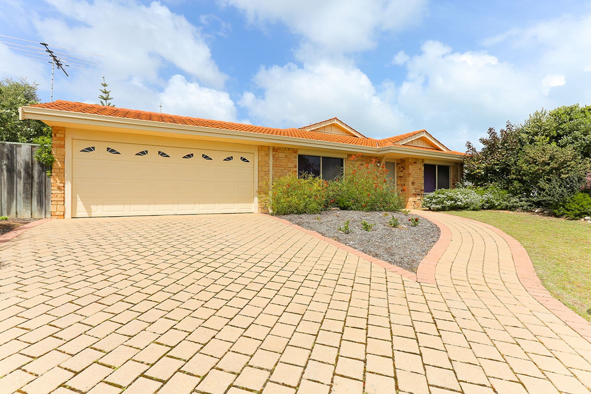 118 Bayport Circuit, Mindarie, WA, 6030, Mindarie - Thumbnail 2