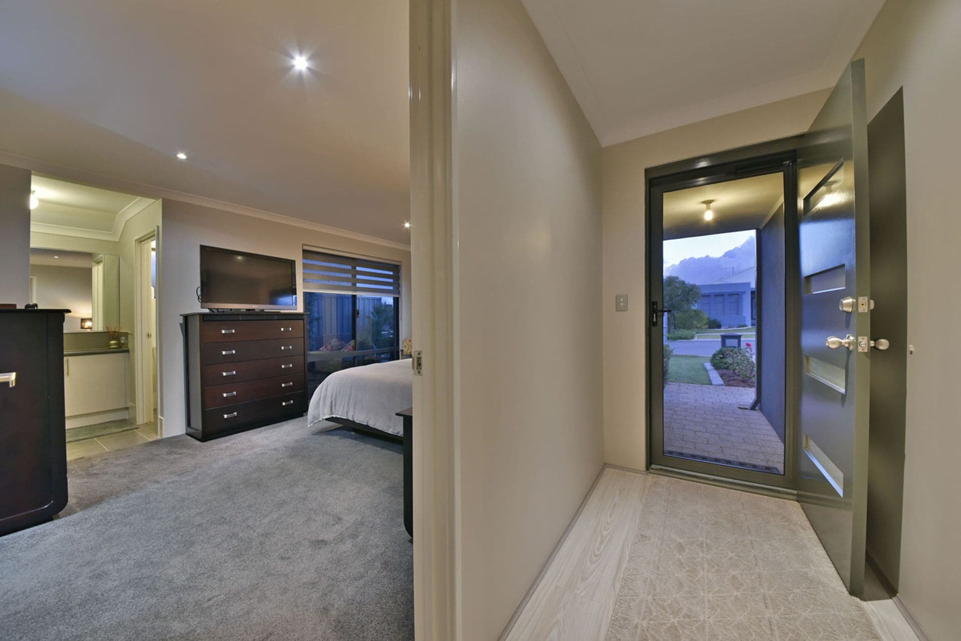 18 Columbia Crescent, Alkimos, WA, 6038, Alkimos - Thumbnail 2