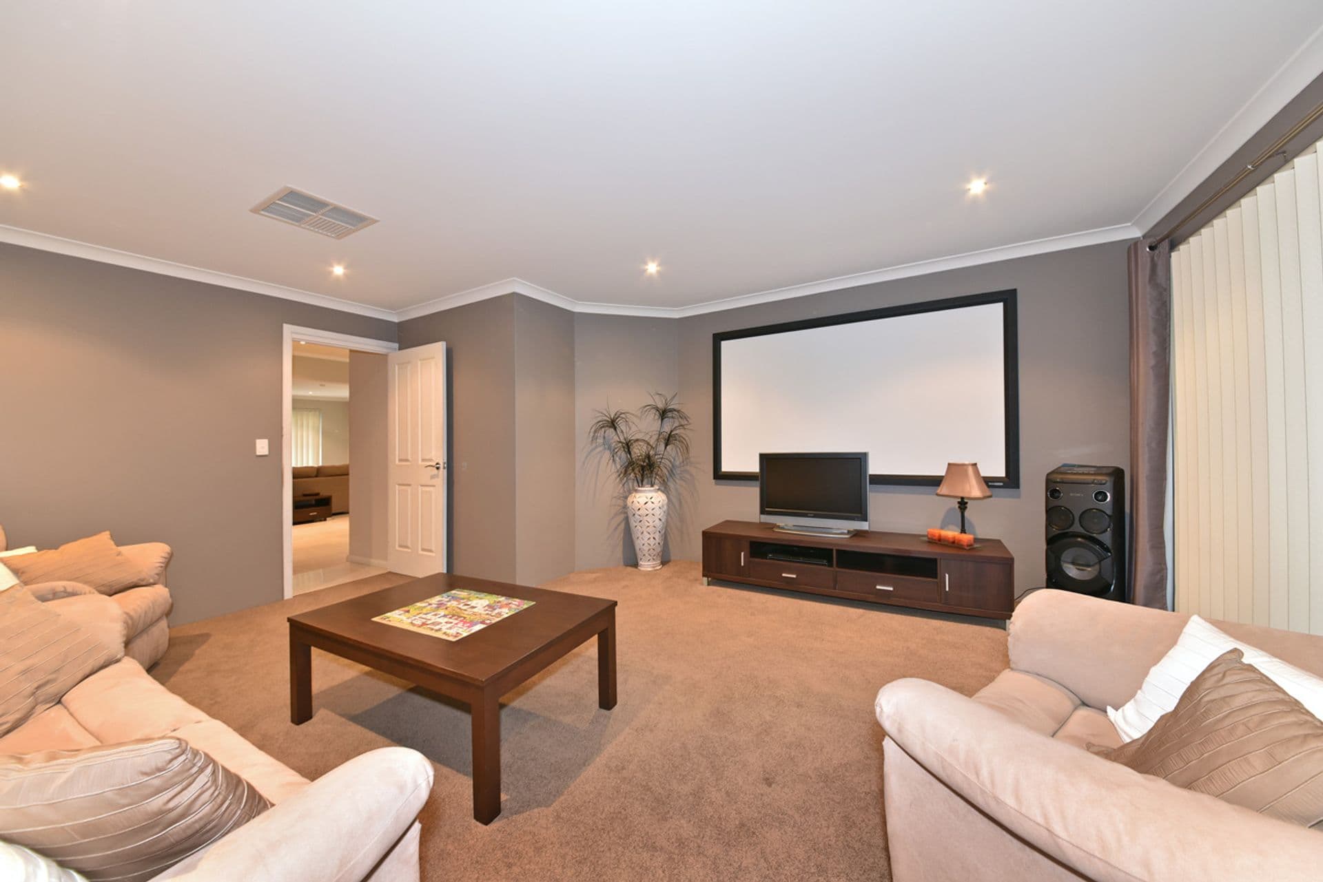 27 Weymouth Boulevard, Quinns Rocks, WA, 6030, Quinns Rocks - Thumbnail 3