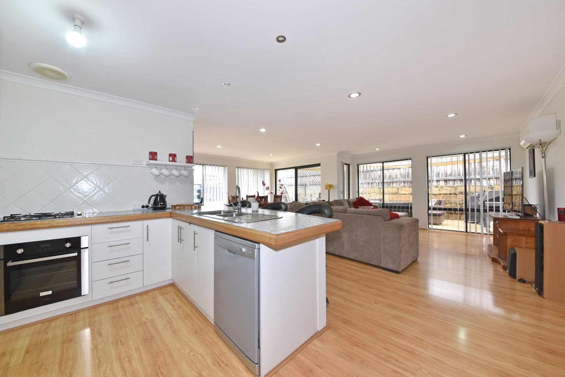 10 Durrington Glade, Clarkson, WA, 6030, Clarkson - Thumbnail 8