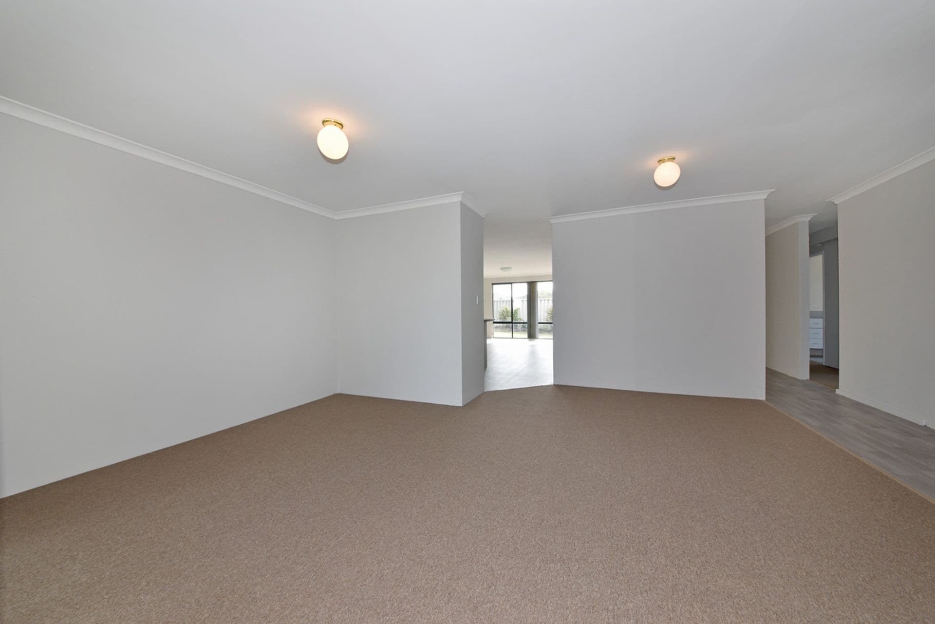 27 Kilmarnock Loop, Kinross, WA, 6028, Kinross - Thumbnail 2
